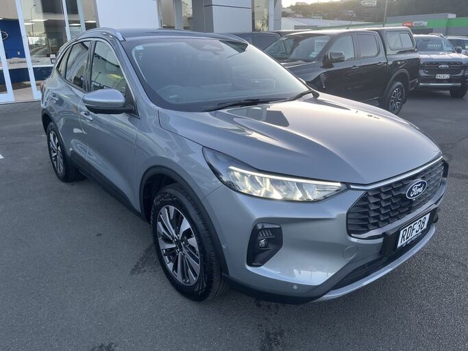 Ford Escape Titanium 2.5 FHEV 2025
