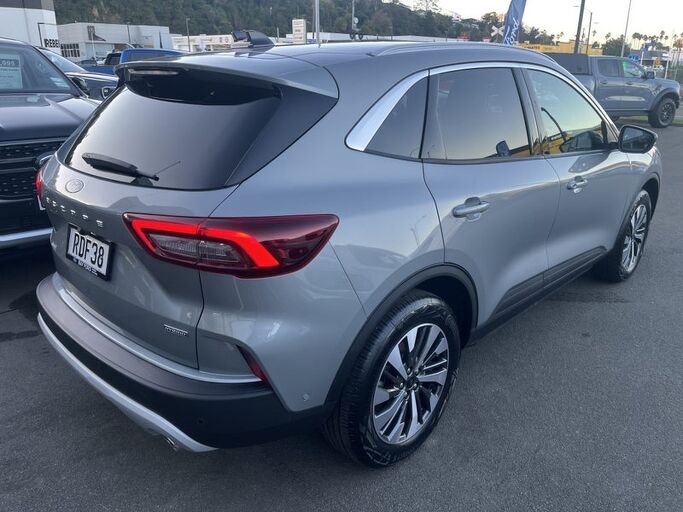 Ford Escape Titanium 2.5 FHEV 2025
