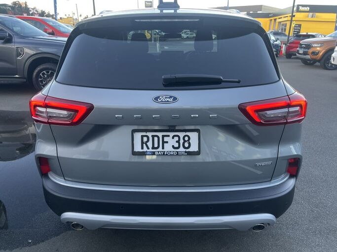 Ford Escape Titanium 2.5 FHEV 2025