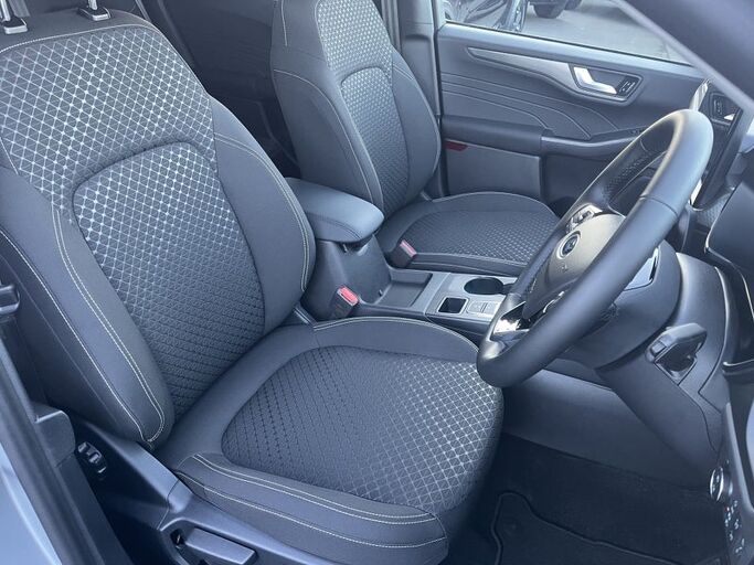 Ford Escape Titanium 2.5 FHEV 2025