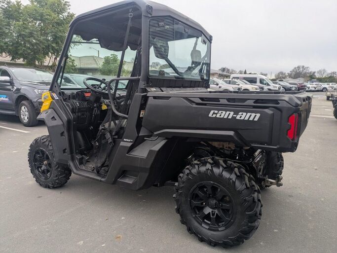 Can-Am Defender HD9 2022