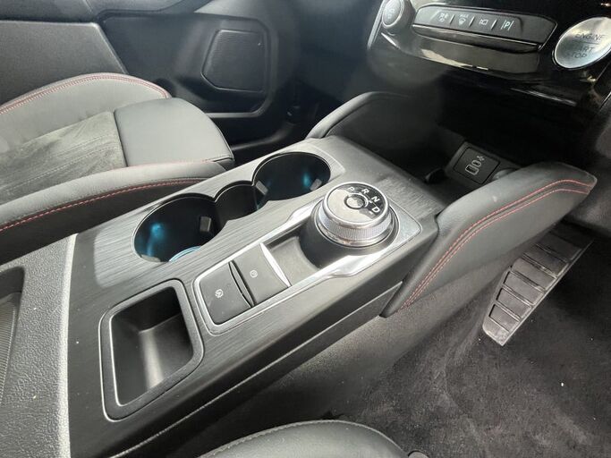Ford Escape ST-Line X AWD FHEV 2025