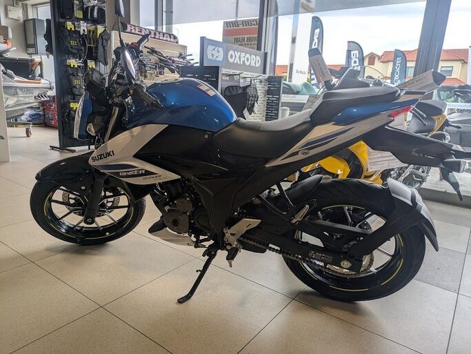 Suzuki GSX250RL Naked, Blue/White 2025