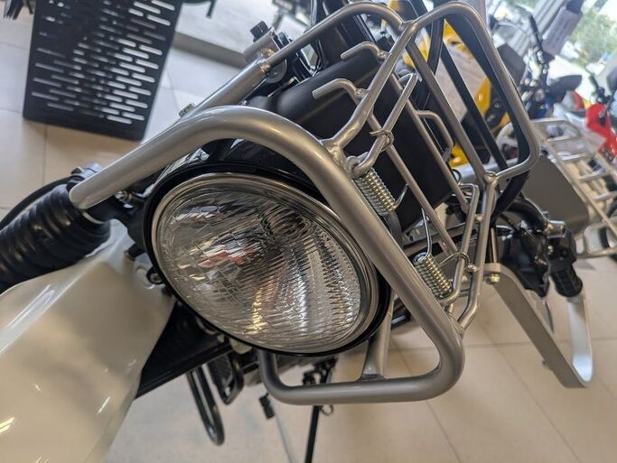 Suzuki DR200 0