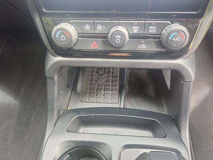 Ford Everest Sport 2.0D/4Wd/10At - As new and no on road costs save $$$ 2025