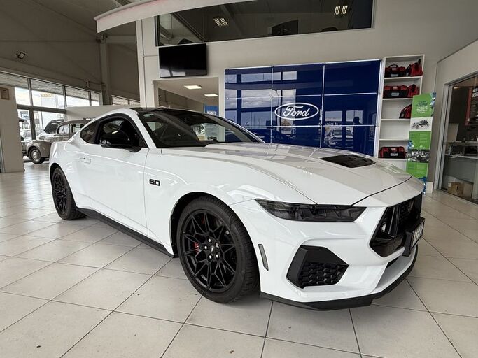 Ford Mustang 5.0L GT 'BLACK EDITION' FASTBACK 10AT 2025