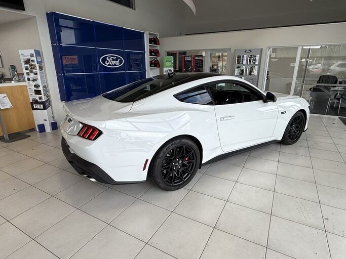 Ford Mustang 5.0L GT 'BLACK EDITION' FASTBACK 10AT 2025