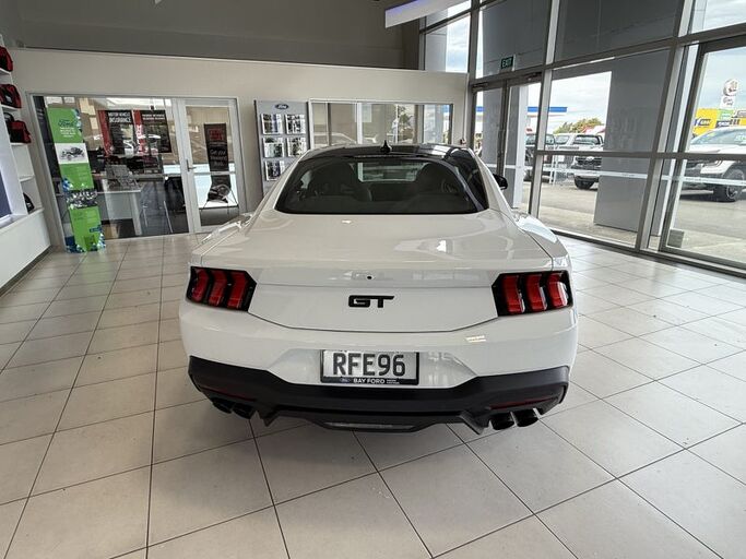 Ford Mustang 5.0L GT 'BLACK EDITION' FASTBACK 10AT 2025