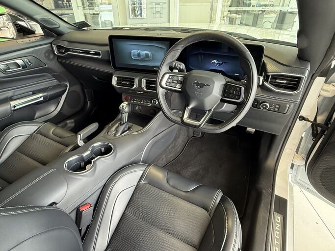 Ford Mustang 5.0L GT 'BLACK EDITION' FASTBACK 10AT 2025