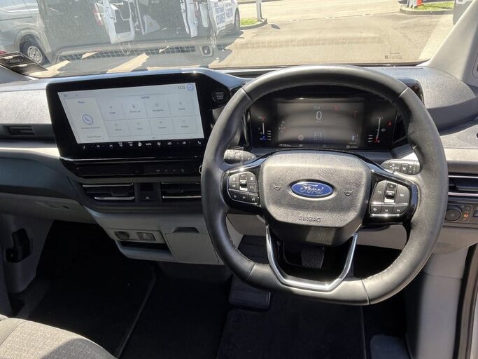 Ford Transit Tourneo Custom 2.0D 2025
