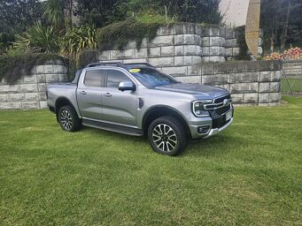 Ford Ranger Platinum 3.0D/4Wd - Top of the line 4wd model 2023