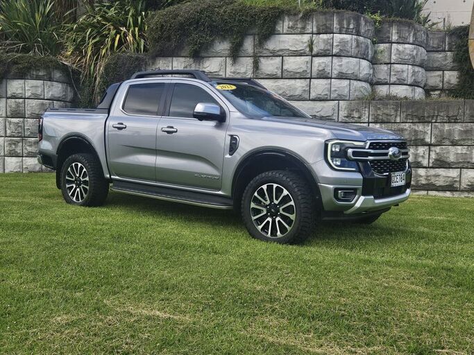 Ford Ranger Platinum 3.0D/4Wd - Top of the line 4wd model 2023