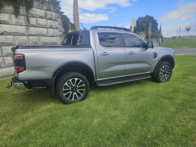 Ford Ranger Platinum 3.0D/4Wd - Top of the line 4wd model 2023