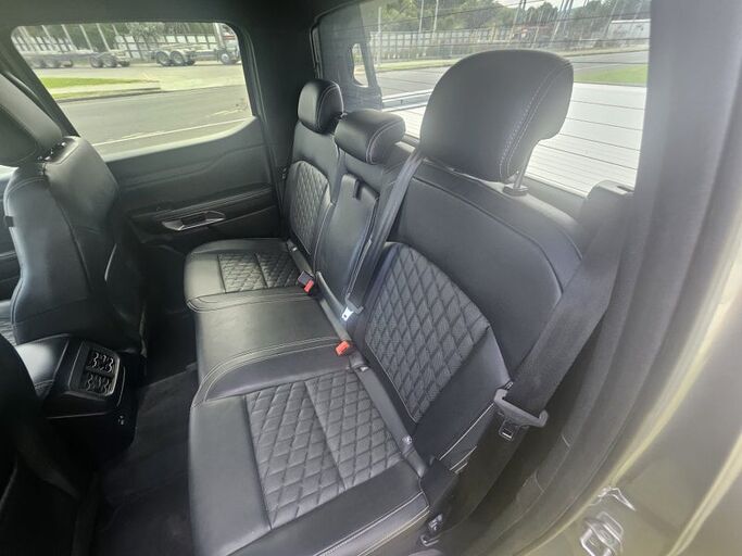 Ford Ranger Platinum 3.0D/4Wd - Top of the line 4wd model 2023