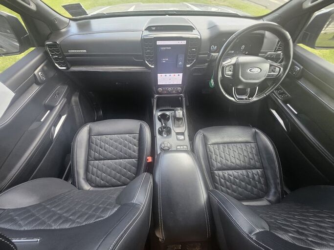 Ford Ranger Platinum 3.0D/4Wd - Top of the line 4wd model 2023