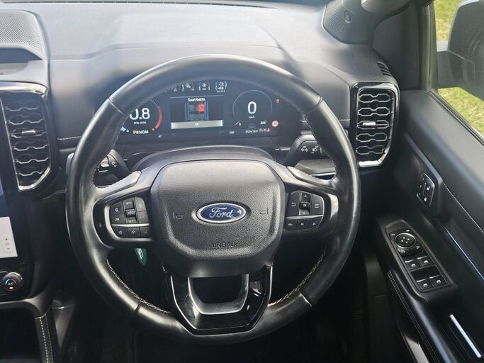 Ford Ranger Platinum 3.0D/4Wd - Top of the line 4wd model 2023