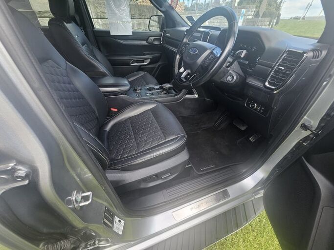 Ford Ranger Platinum 3.0D/4Wd - Top of the line 4wd model 2023