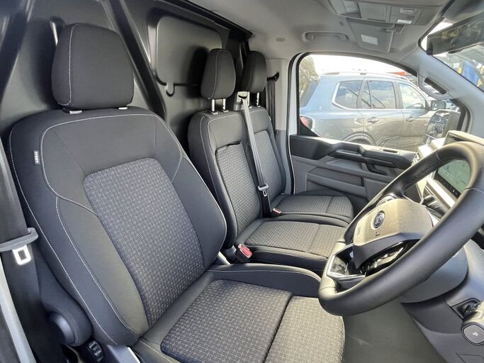 Ford Transit Custom 320 SWB 2.0D 2026