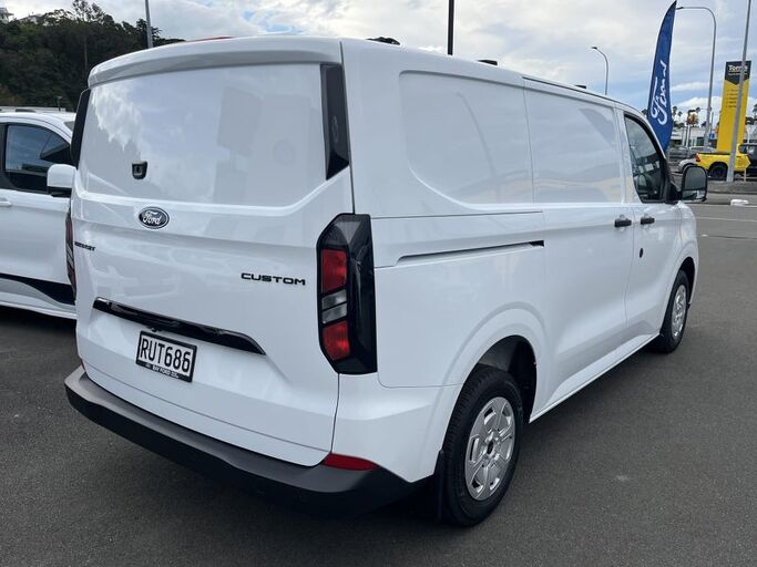 Ford Transit Custom 320 SWB 2.0D 2026