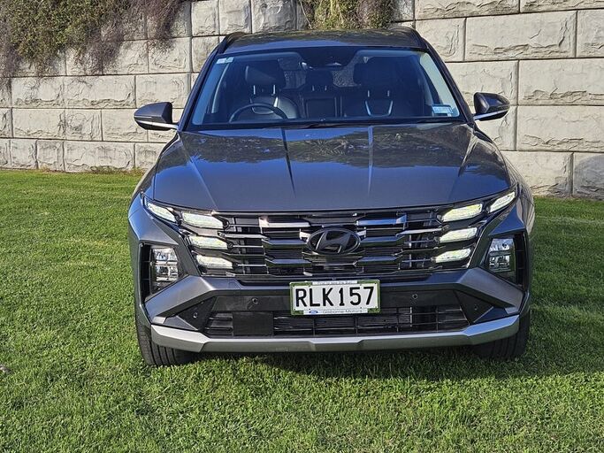 Hyundai Tucson 2.0 Elite 2.0P/6At - Super low ks as new and ready for the o 2025