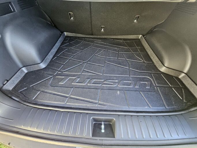 Hyundai Tucson 2.0 Elite 2.0P/6At - Super low ks as new and ready for the o 2025