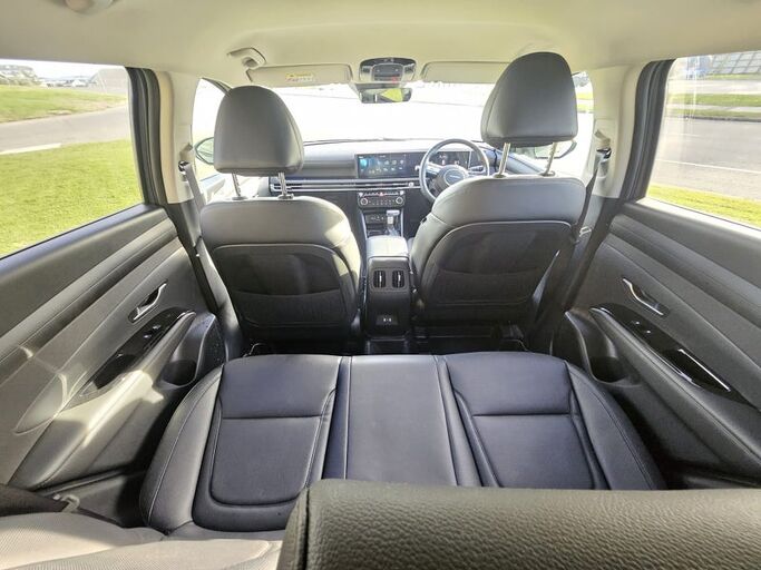 Hyundai Tucson 2.0 Elite 2.0P/6At - Super low ks as new and ready for the o 2025