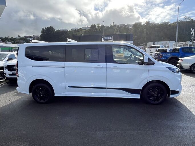 Ford Transit Tourneo Custom Sport 2025