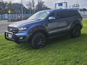 Ford Everest Trend 3.2D/4Wd/6At - Big bold 7 seater and built for anythin 2016