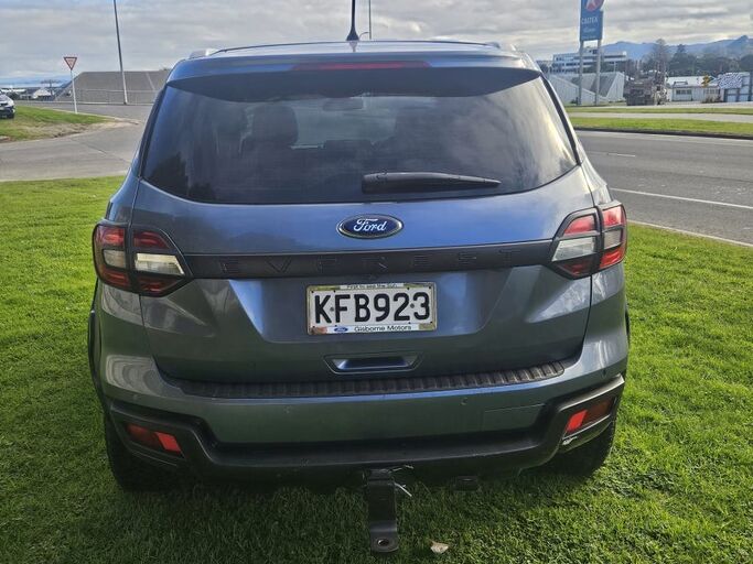Ford Everest Trend 3.2D/4Wd/6At - Big bold 7 seater and built for anythin 2016