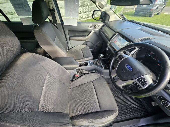 Ford Everest Trend 3.2D/4Wd/6At - Big bold 7 seater and built for anythin 2016