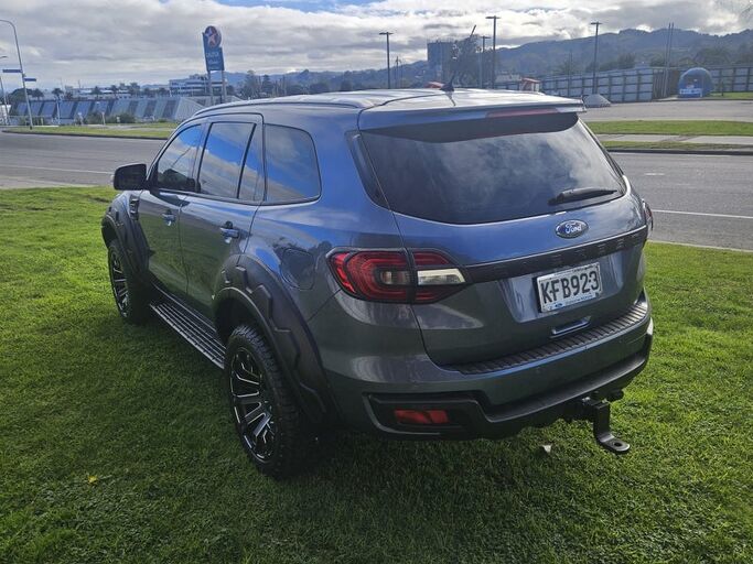 Ford Everest Trend 3.2D/4Wd/6At - Big bold 7 seater and built for anythin 2016