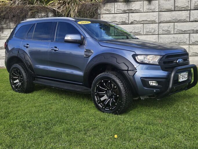 Ford Everest Trend 3.2D/4Wd/6At - Big bold 7 seater and built for anythin 2016