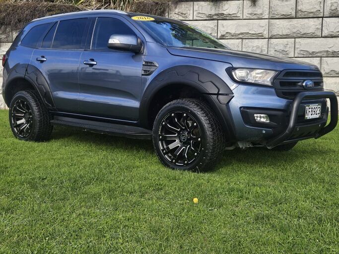 Ford Everest Trend 3.2D/4Wd/6At - Big bold 7 seater and built for anythin 2016