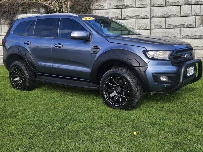 Ford Everest Trend 3.2D/4Wd/6At - Big bold 7 seater and built for anythin 2016