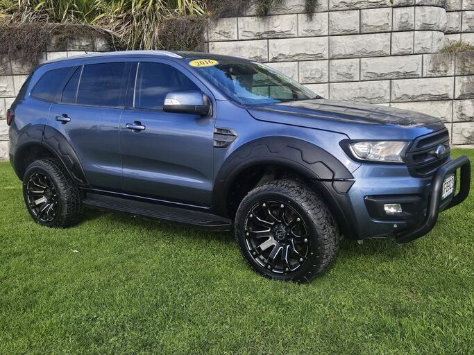 Ford Everest Trend 3.2D/4Wd/6At - Big bold 7 seater and built for anythin 2016