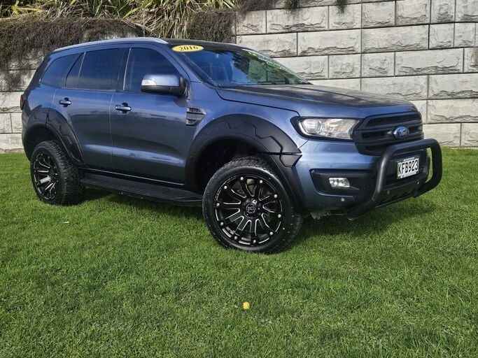 Ford Everest Trend 3.2D/4Wd/6At - Big bold 7 seater and built for anythin 2016