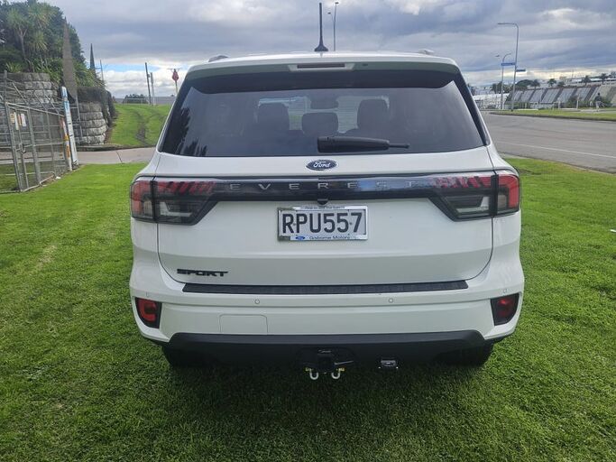 Ford Everest Sport 2.0D/4Wd/10At - Save thousands of $$$ today as new co 2026