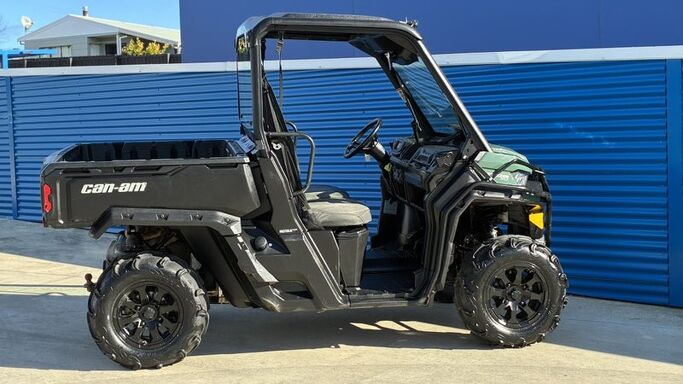 Can-Am HD9 UX  2023