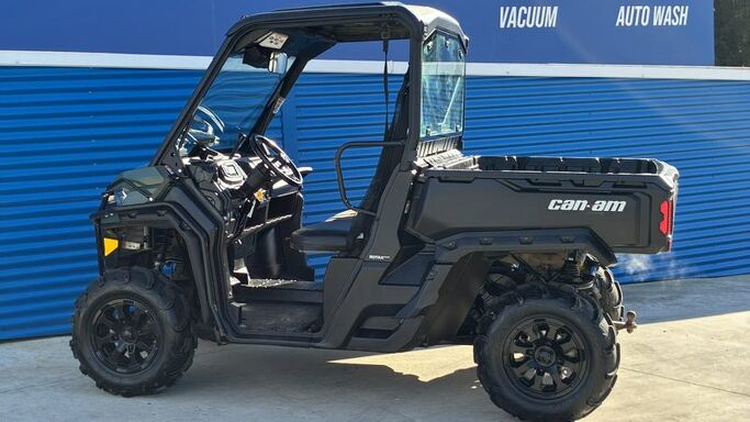 Can-Am HD9 UX  2023