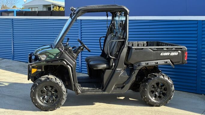 Can-Am HD9 UX  2023