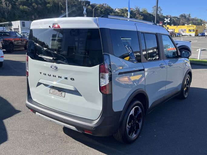 Ford Transit Courier Tourneo 1.0 Petrol 2026