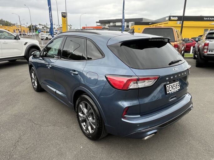 Ford Escape ST-Line FHEV 2.5Ph 2023